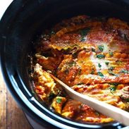 Super Easy Skinny Veggie Crockpot Lasagna - a handful of simple ingredients for a healthy family dinner. | https://make-fatburn.today