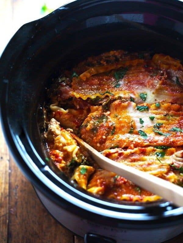 Super Easy Skinny Veggie Crockpot Lasagna - a handful of simple ingredients for a healthy family dinner. | https://make-fatburn.today